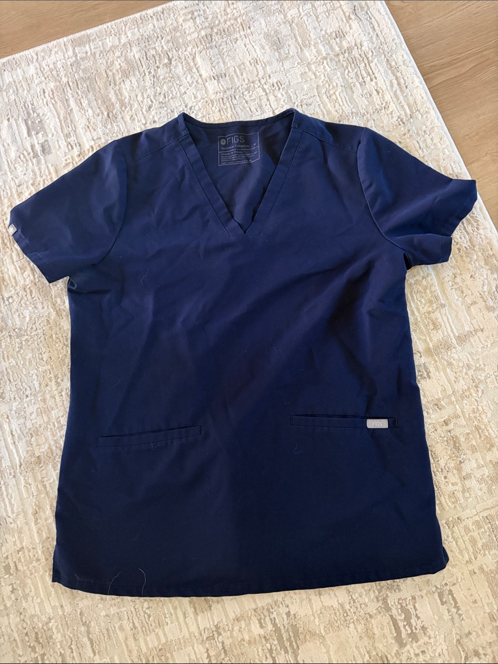 FIGS Woman’s Navy Casma 3 Pocket Scrub Top